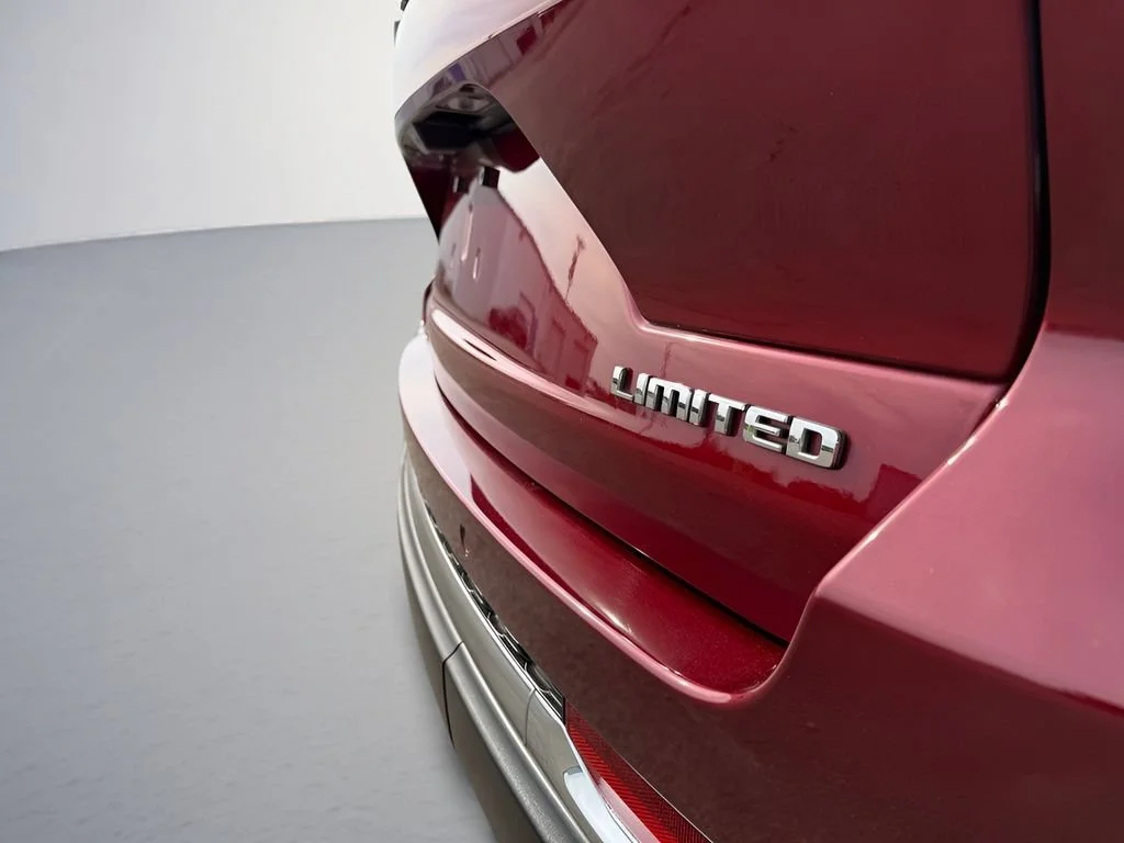 Used 2023 Red Jeep Limited image 33
