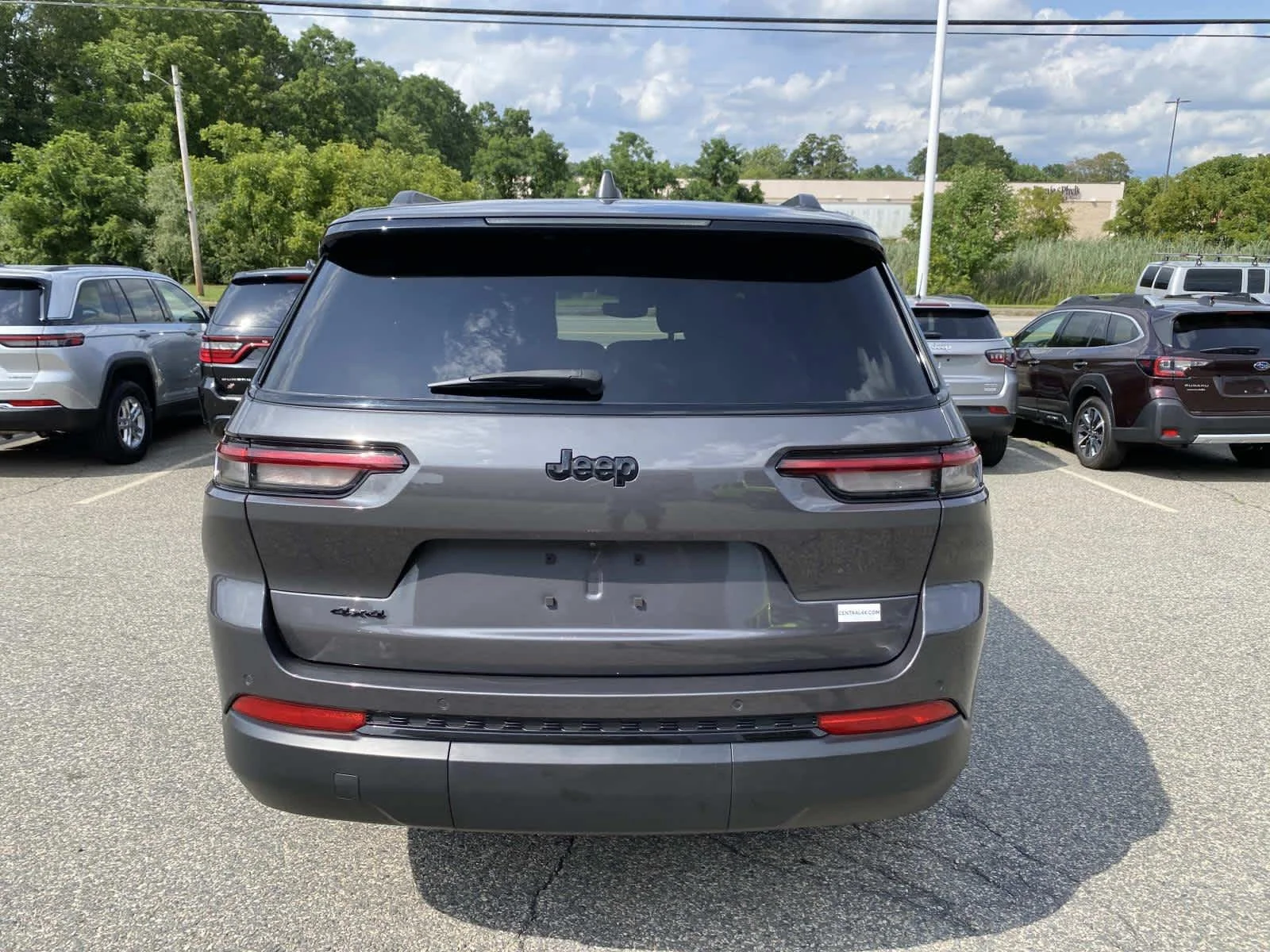 Used 2023 Baltic Gray Metallic Clearcoat Jeep Altitude image 4