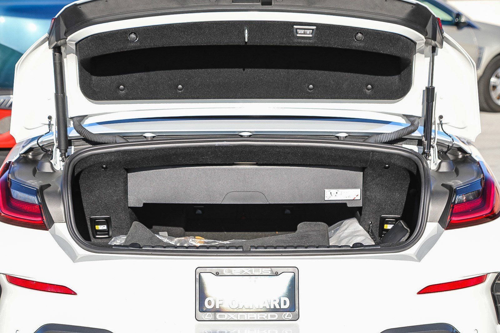 2025 BMW 8 Series 840i - Photo 23