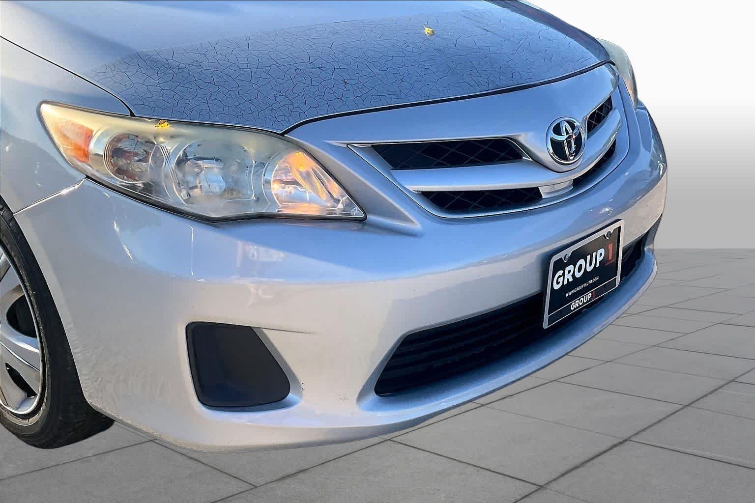 Used 2011 Classic Silver Metallic Toyota LE image 28