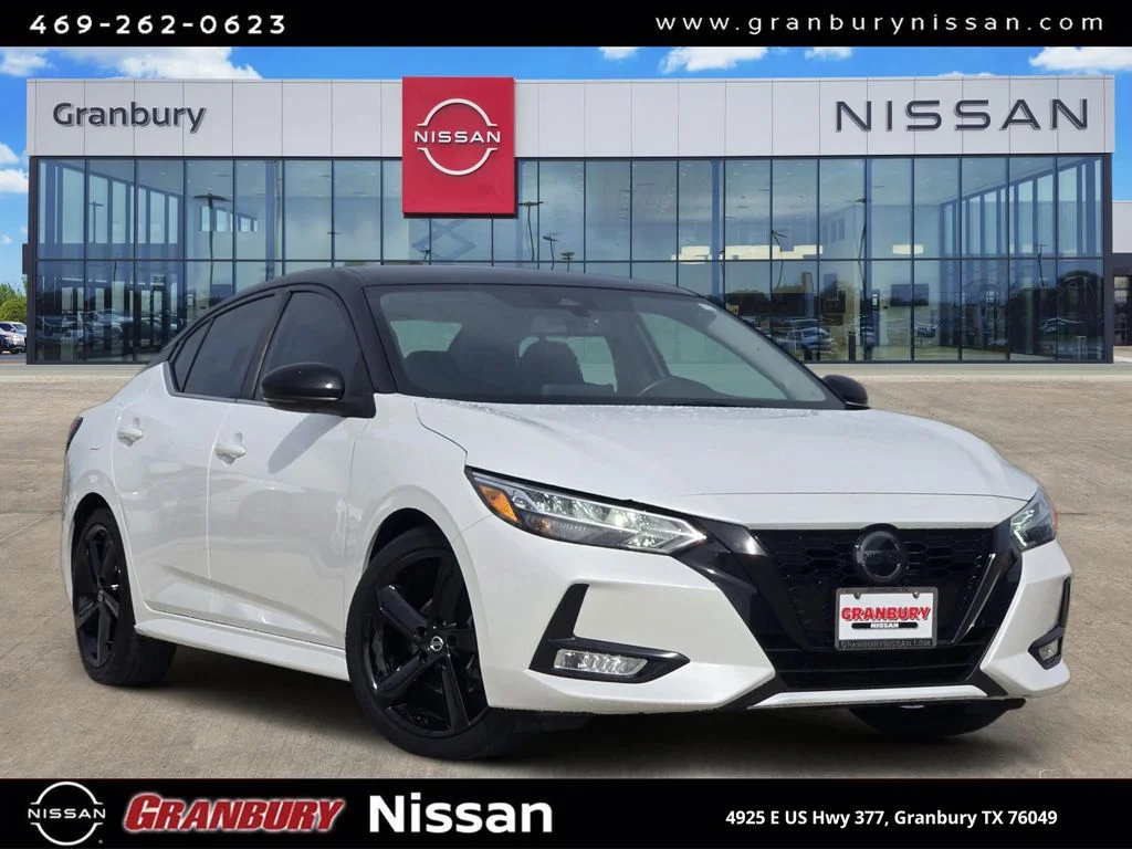 2023 Nissan Sentra SR CVT's photo
