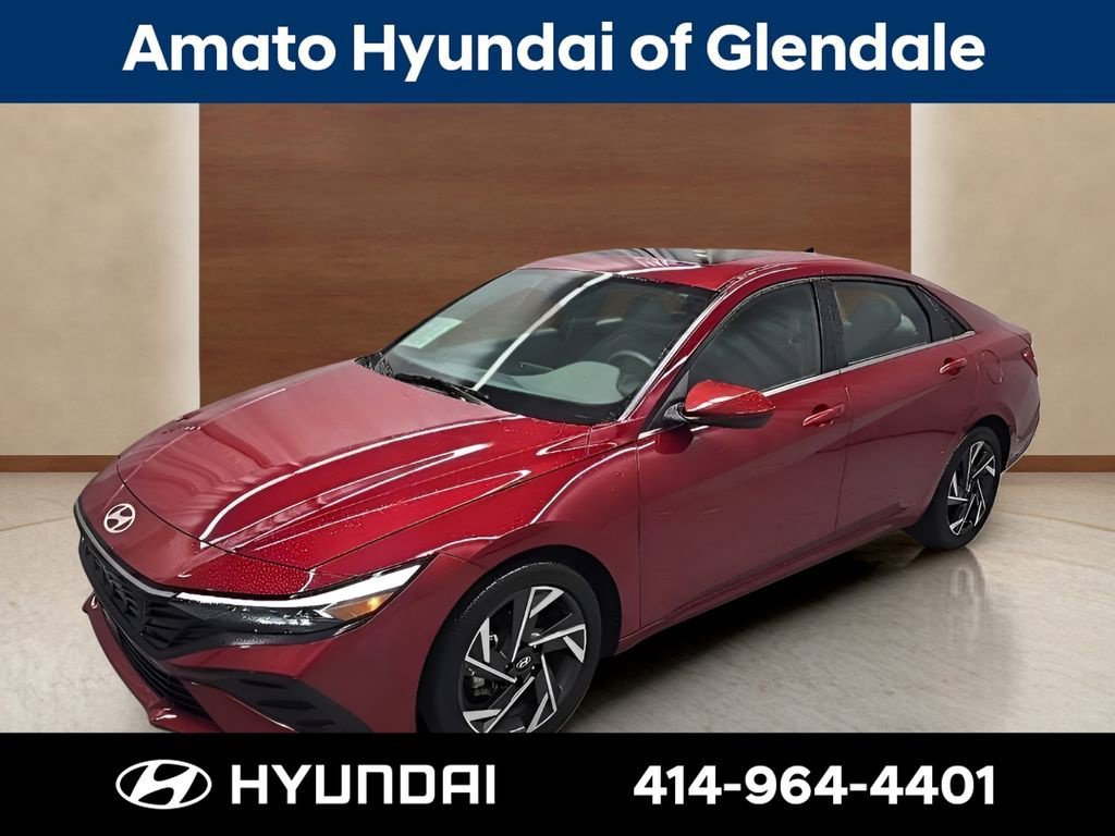 Used 2025 Red Hyundai SEL Convenience image 1
