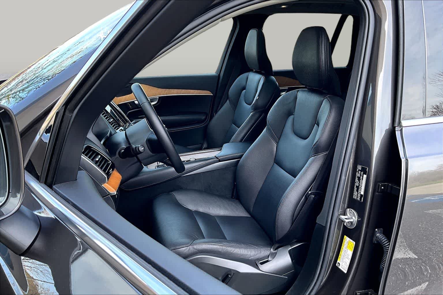Used 2024 Platinum Grey Metallic Volvo Plus image 9