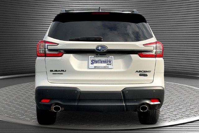 Used 2025 White Subaru Onyx Edition Touring image 6