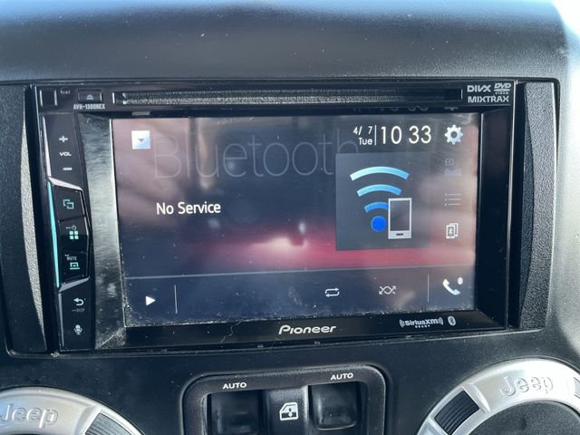 Used 2014 Gray Jeep Sahara image 14
