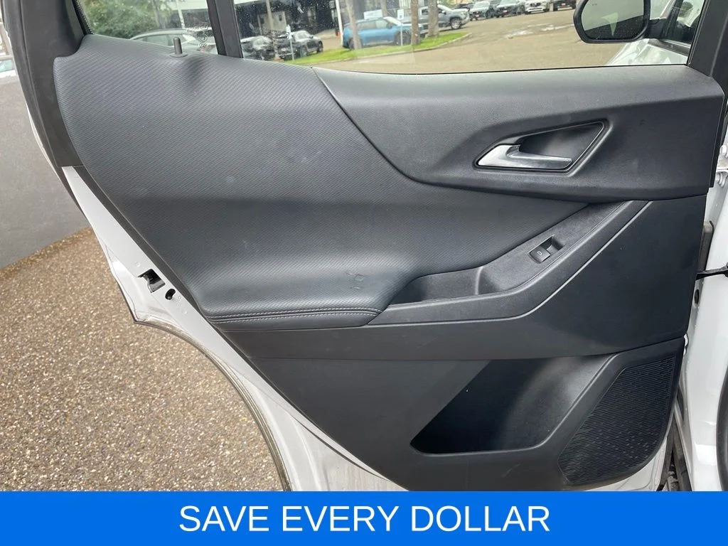Used 2025 White Chevrolet LT image 13
