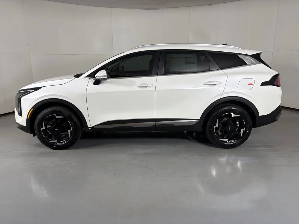 New 2027 White Kia EX image 5