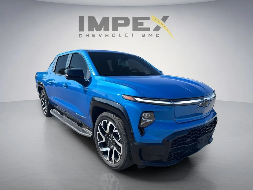 Used 2025 Riptide Blue Metallic Chevrolet RST - Max Range image 7