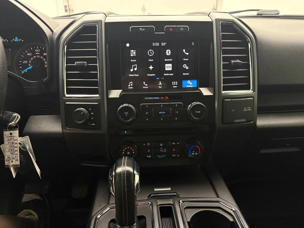 Used 2016 Oxford White Ford XLT image 23