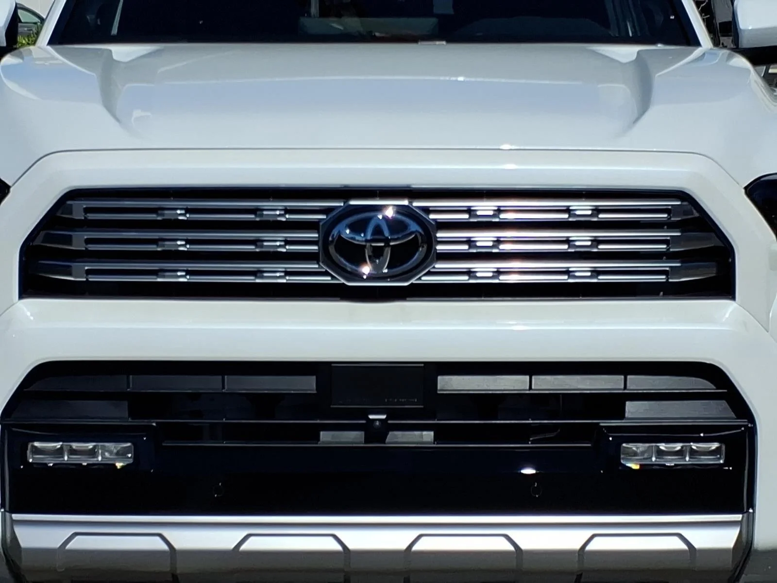 Used 2026 Wind Chill Pearl Toyota Limited image 16