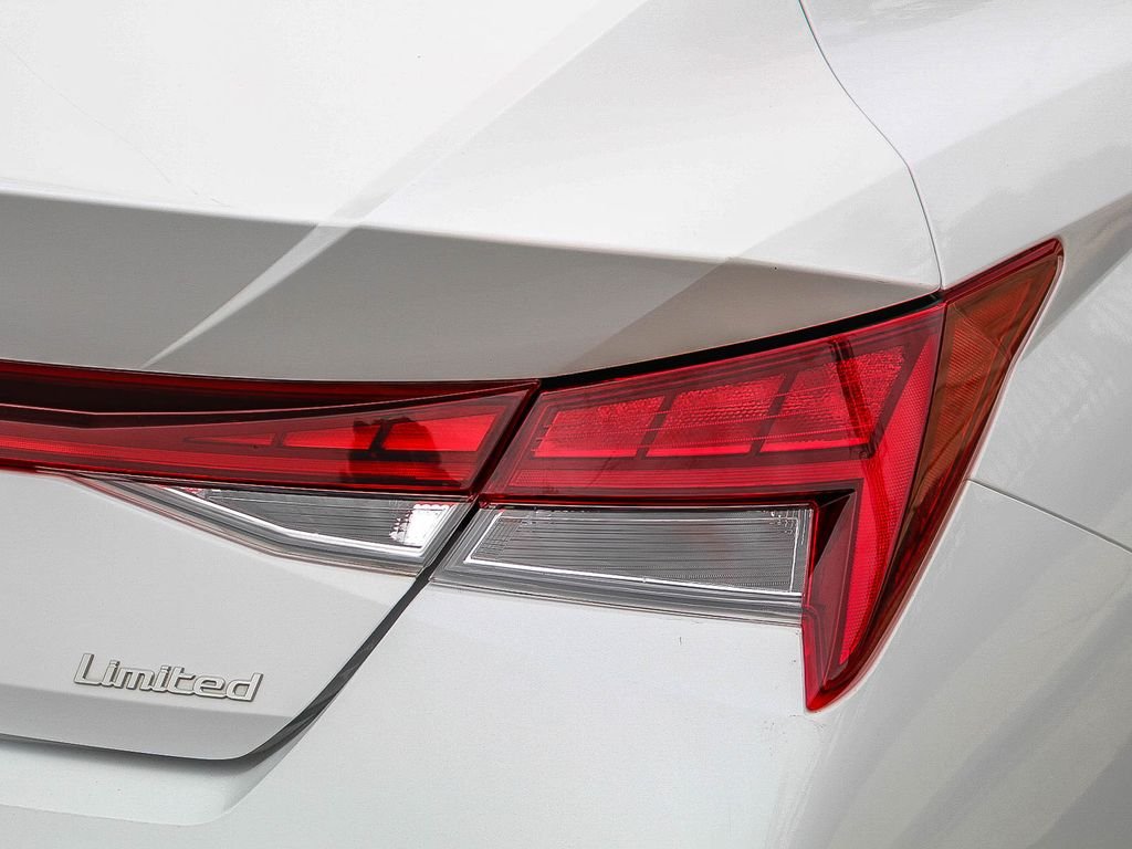 Used 2024 White Hyundai Limited image 9