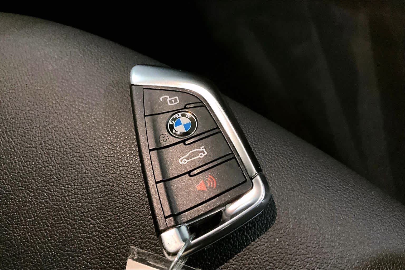 Used 2020 Alpine White BMW 330i xDrive image 14