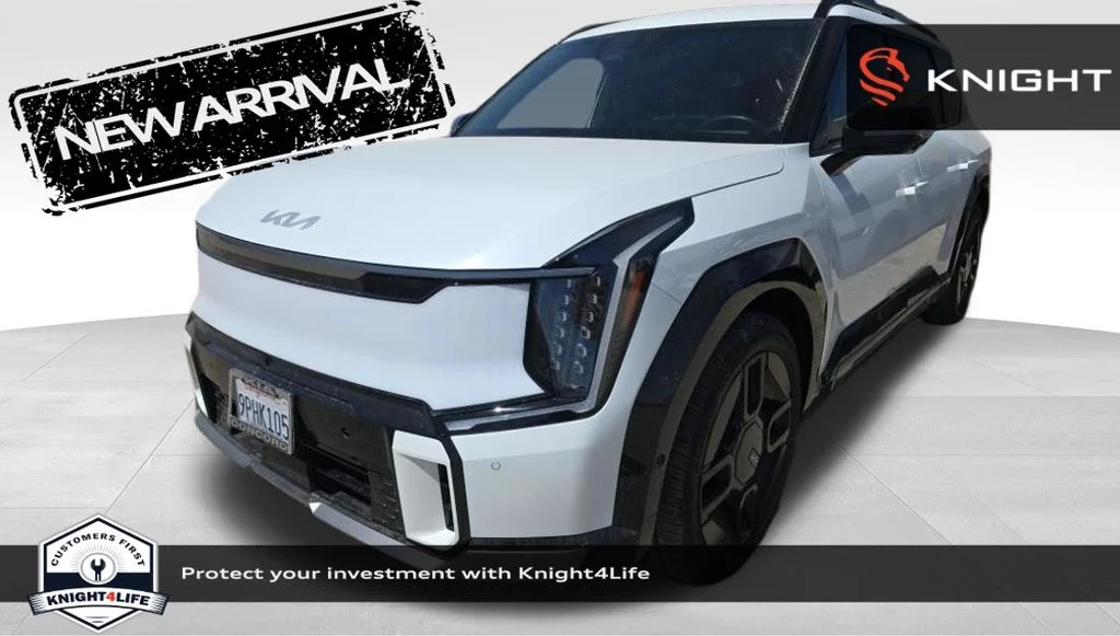 Used 2024 White Kia GT-Line image 1