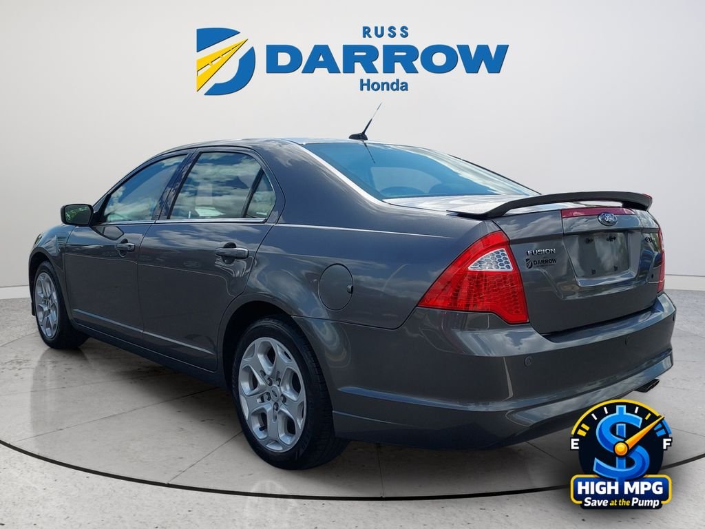 Used 2010 Gray Ford SE image 3