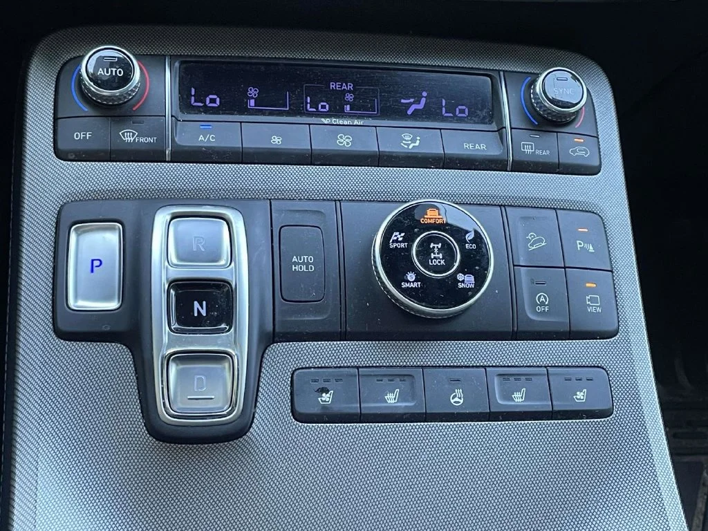 Used 2021 White Hyundai Calligraphy image 35