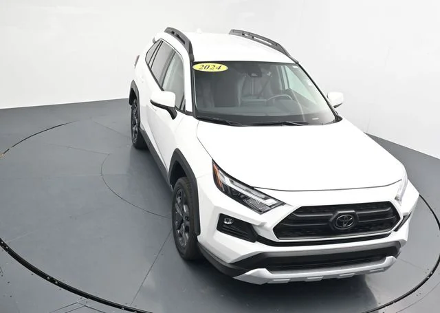 Used 2024  Toyota Adventure image 19