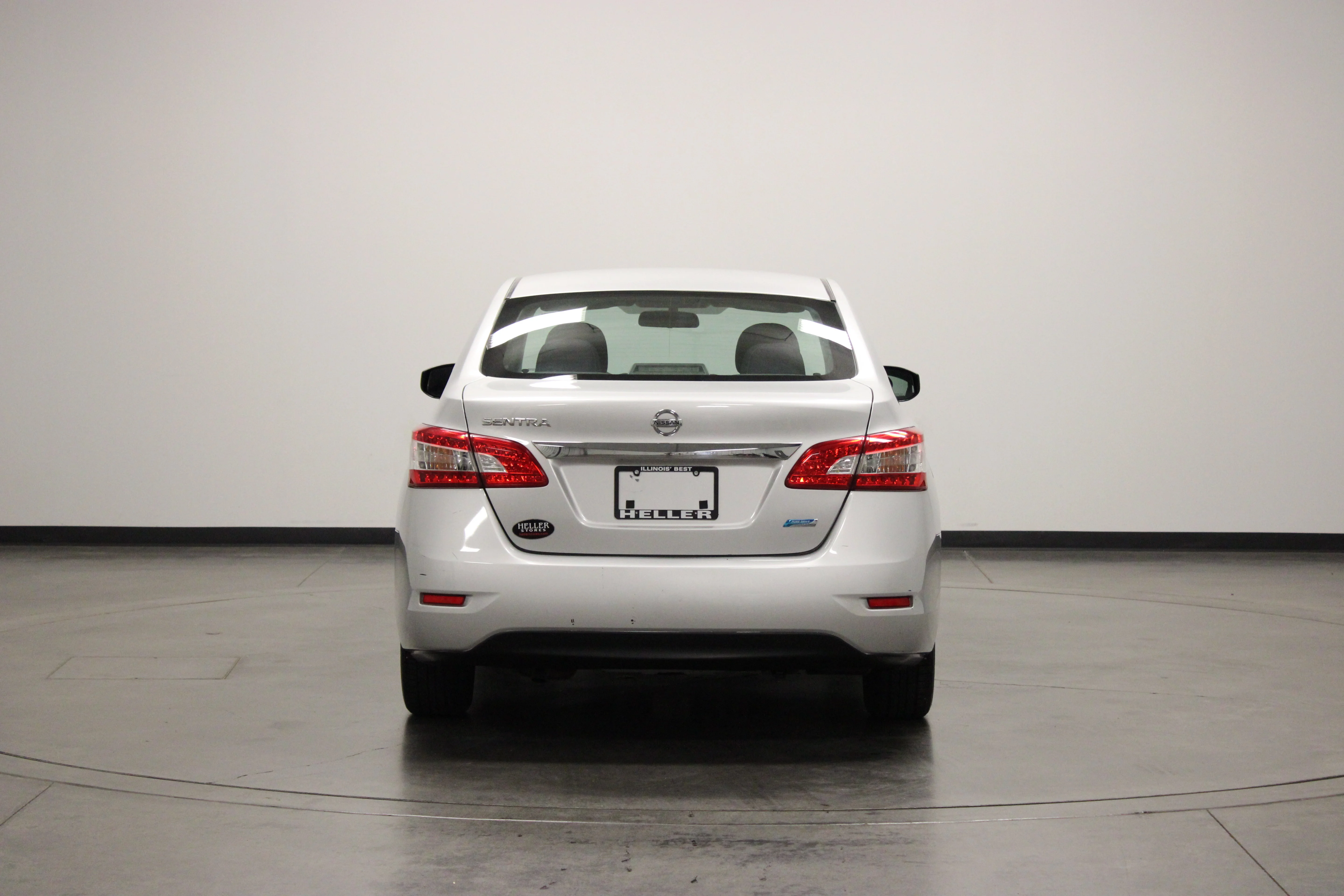 Used 2014 Brilliant Silver Nissan S image 7