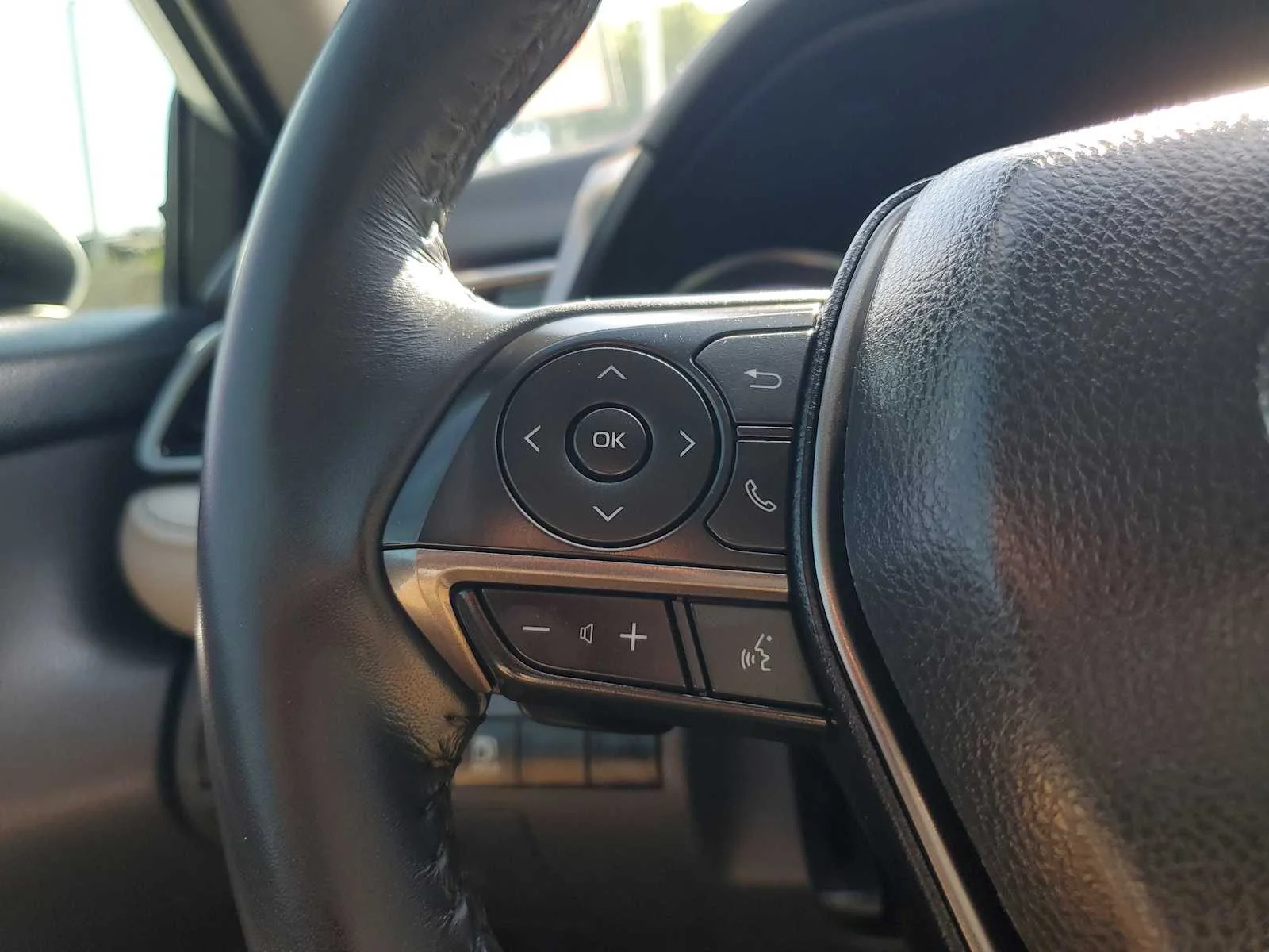 Used 2022 Celestial Silver Metallic Toyota SE image 20