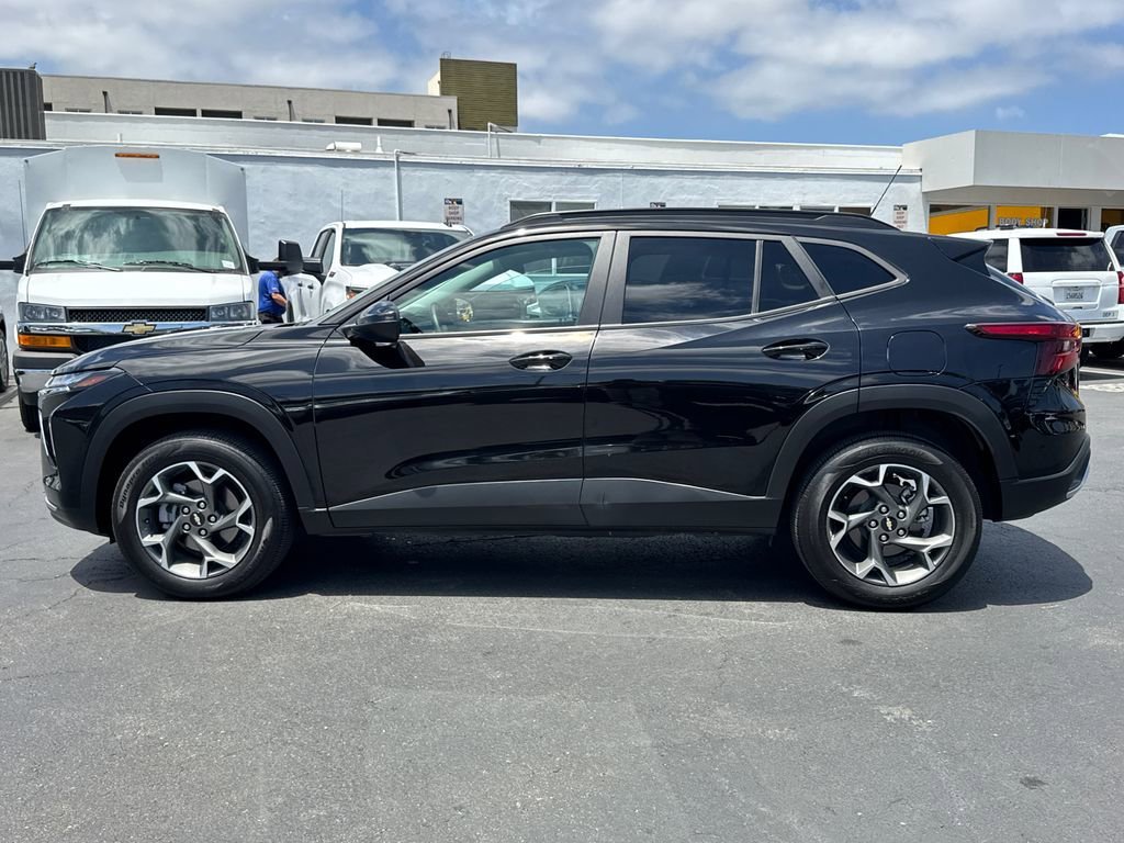 Used 2025 Mosaic Black Metallic Chevrolet LT image 7