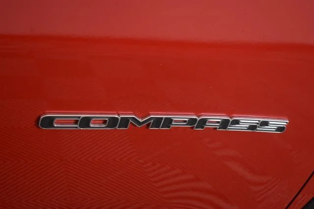 Used 2018 Red Jeep Latitude image 14