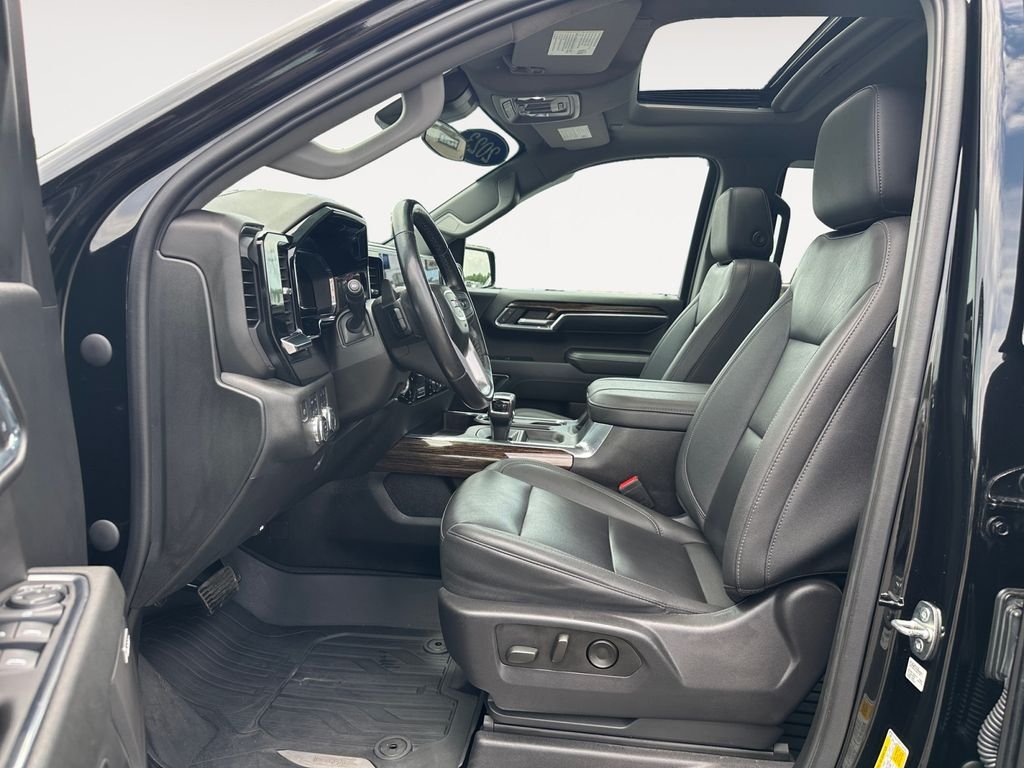 Used 2023 Black GMC Elevation image 9
