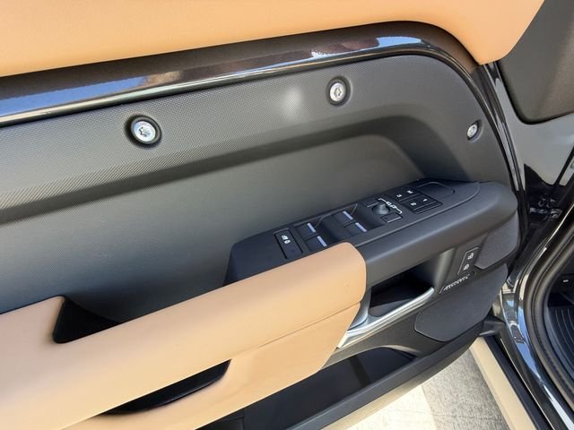 New 2026 Carpathian Grey Land Rover X-Dynamic SE image 11