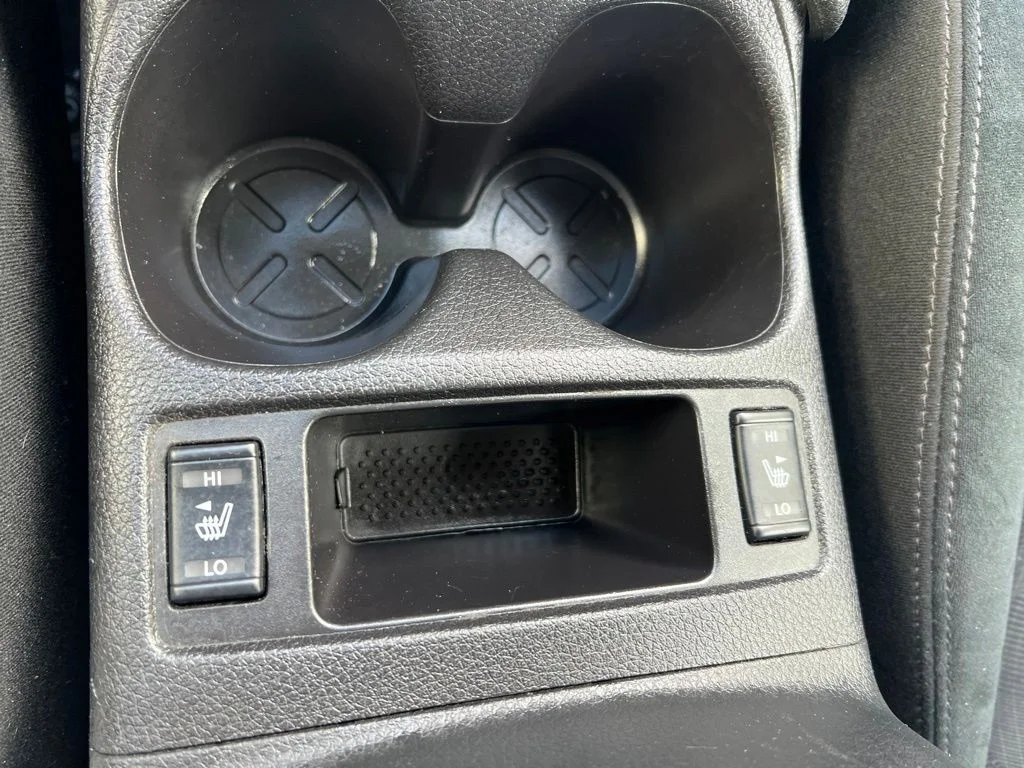 Used 2016 White Nissan SV image 32