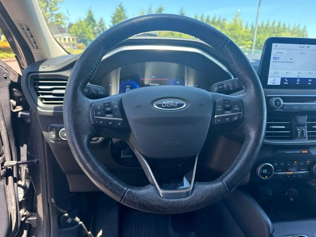 Used 2020 Magnetic Metallic Ford Titanium image 10