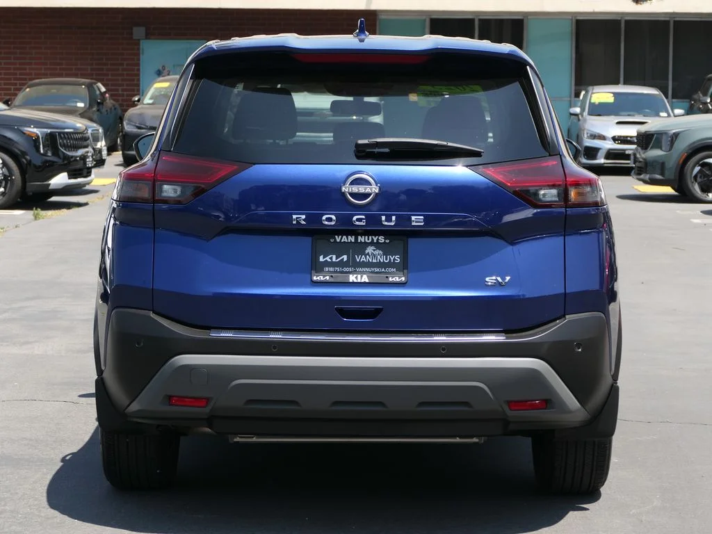 Used 2023 Blue Nissan SV image 5