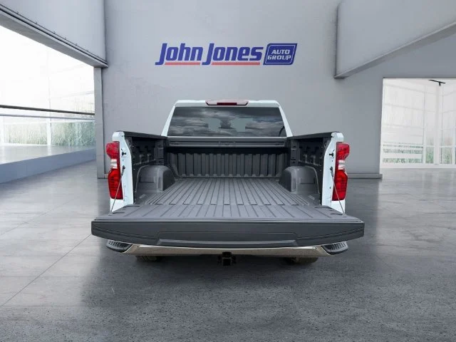 New 2026 Summit White Chevrolet WT image 18