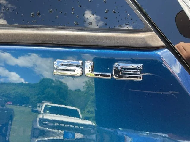 Used 2019 Blue Emerald Metallic GMC  image 19