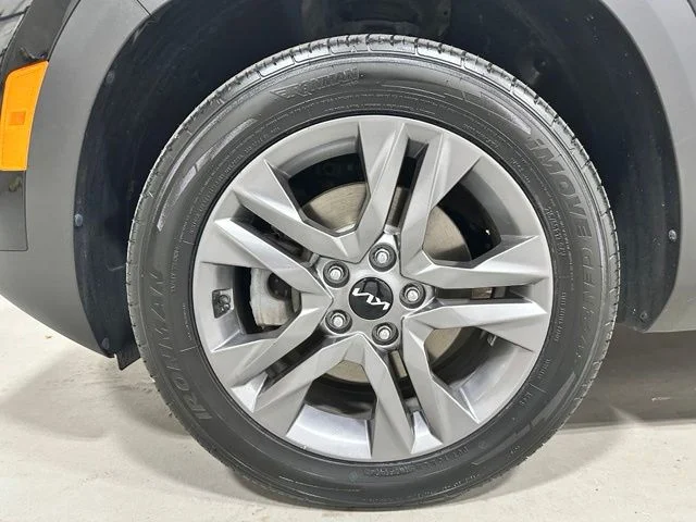Used 2023 Black Kia LX image 24