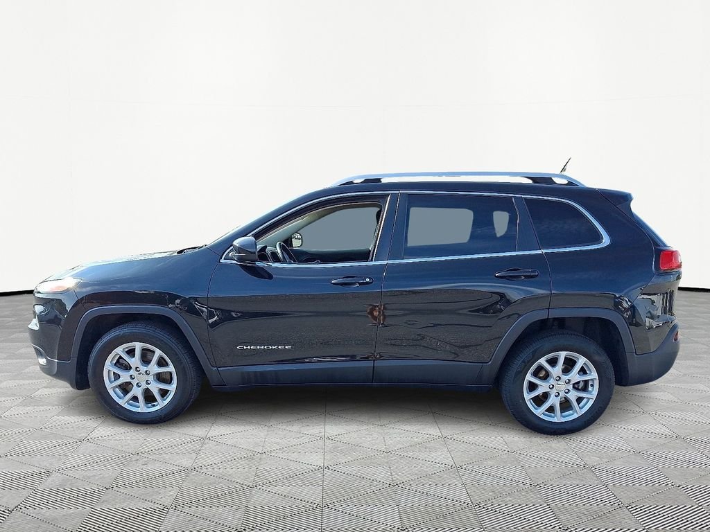 Used 2016 Black Jeep Latitude image 4