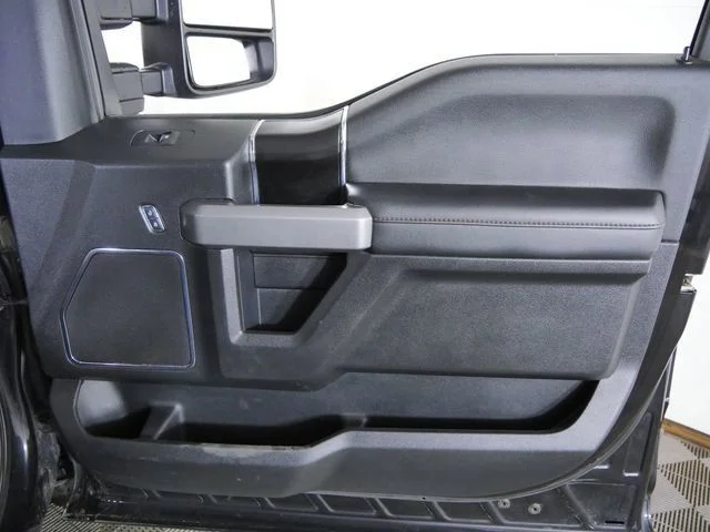 Used 2019 Black Ford Platinum image 9