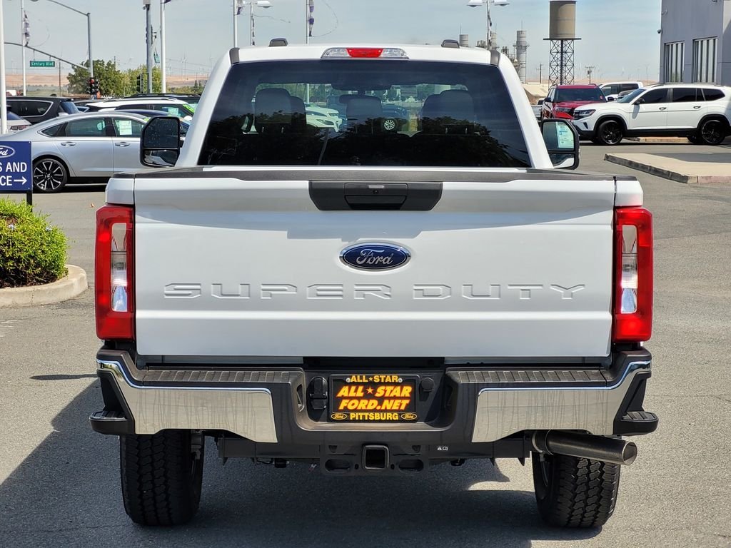 New 2026 Oxford White Ford F-350® XLT image 4
