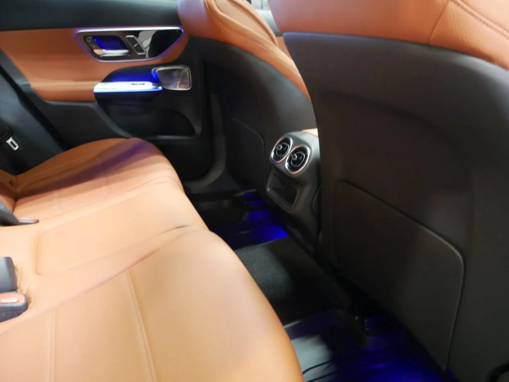 New 2026 Verde Silver Metallic Mercedes-Benz GLC 300 image 32