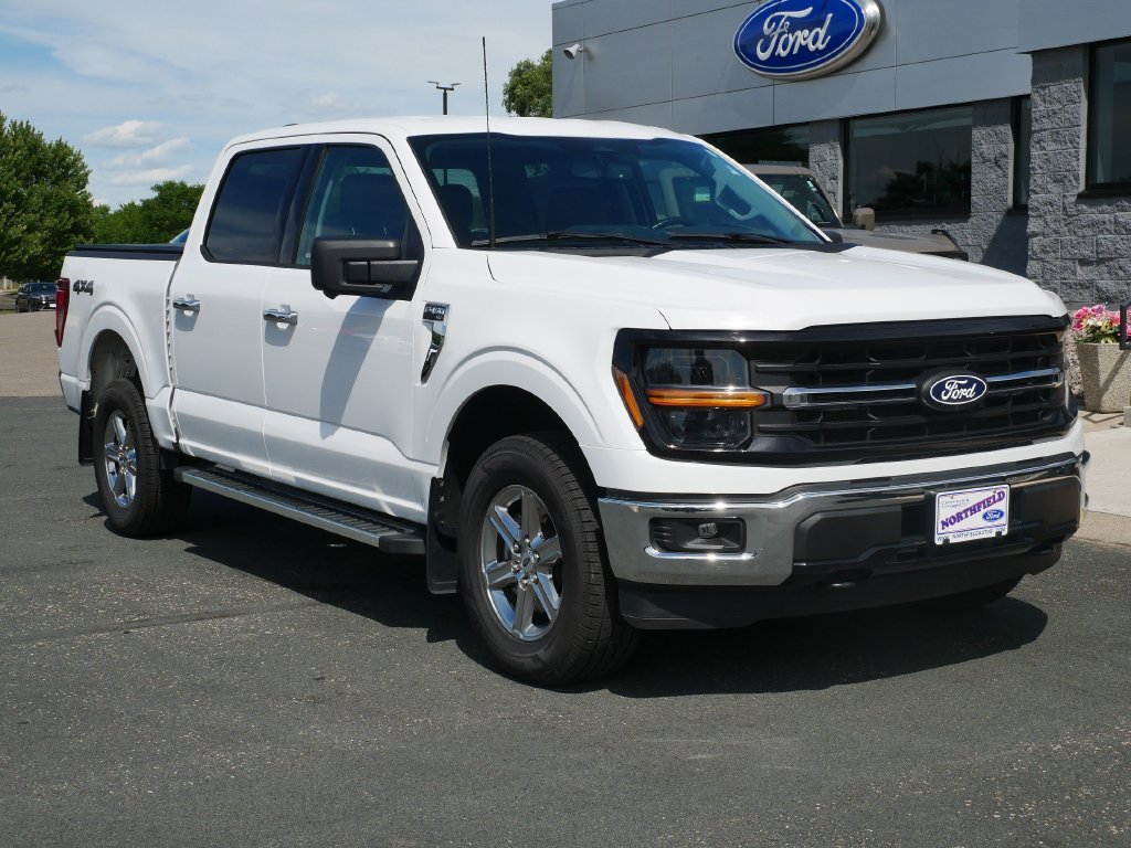 Used 2024 White Ford XLT image 2
