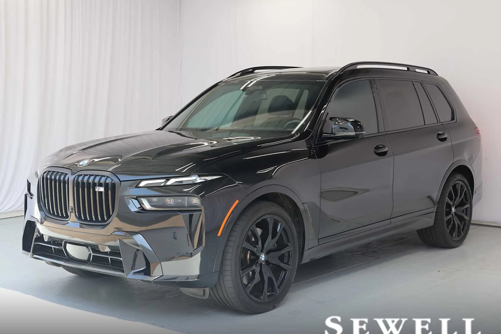 2025 BMW X7 M60i