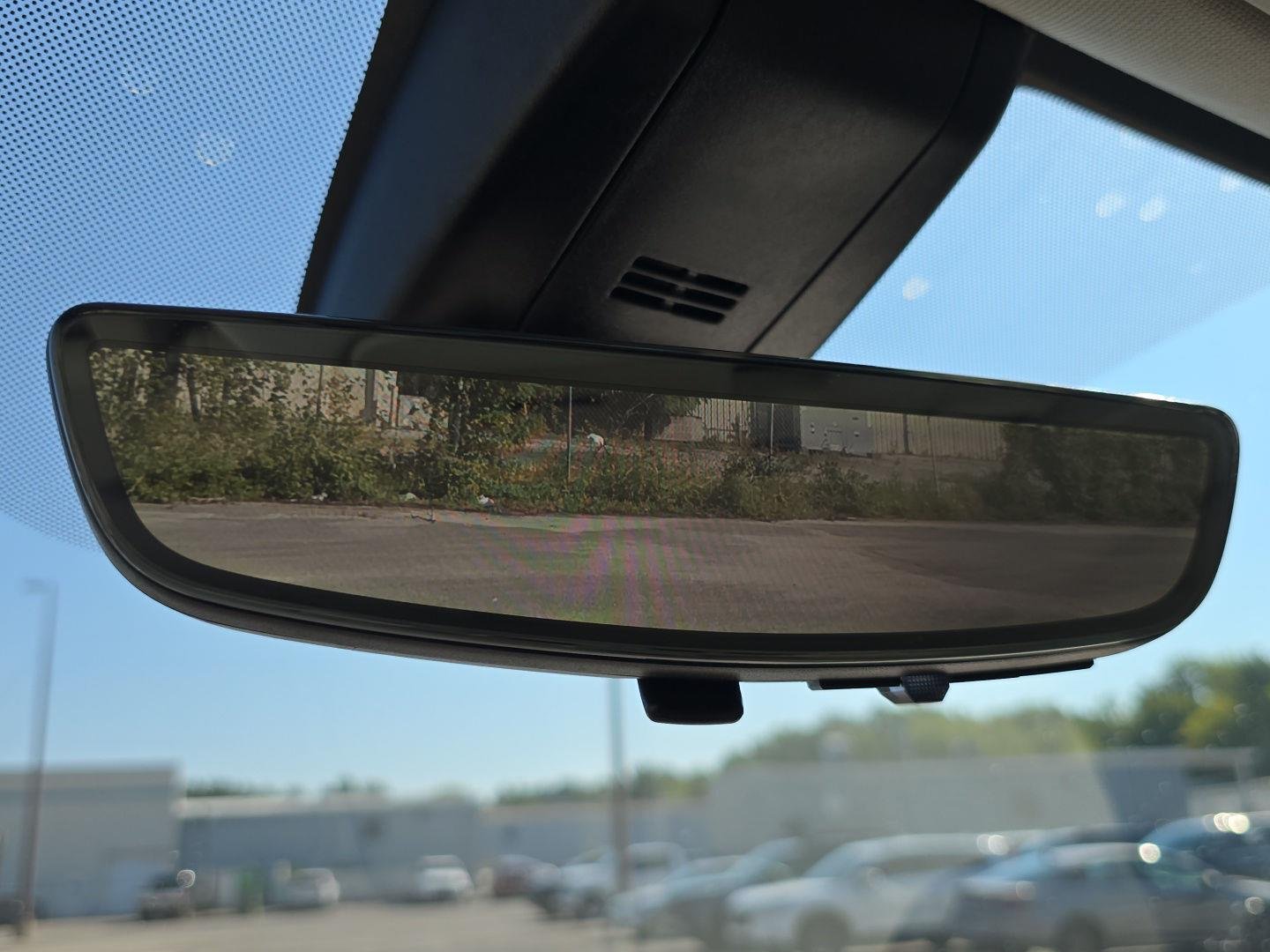 Used 2021 White Frost Tricoat GMC Denali image 20