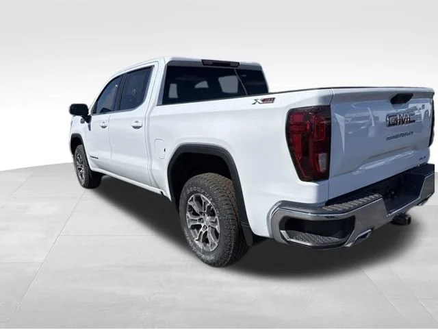 New 2026 Summit White GMC SLE image 3