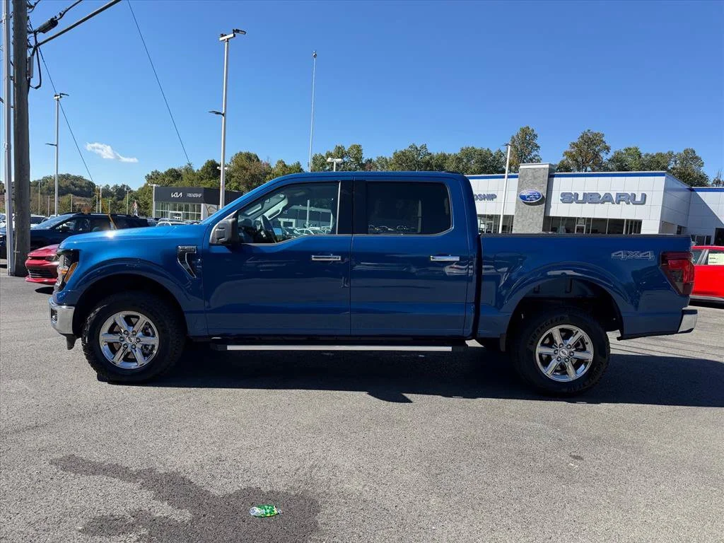 Used 2025 Blue Ford XLT image 4