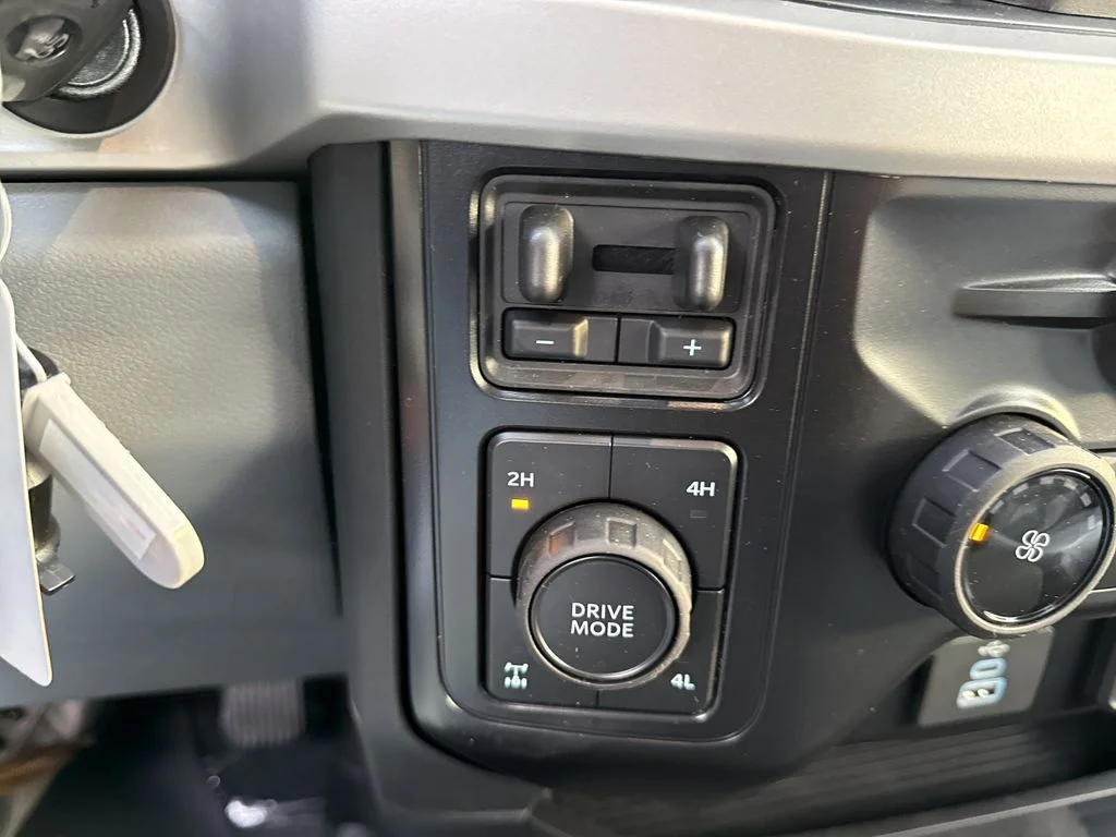 New 2025 White Ford XLT image 15
