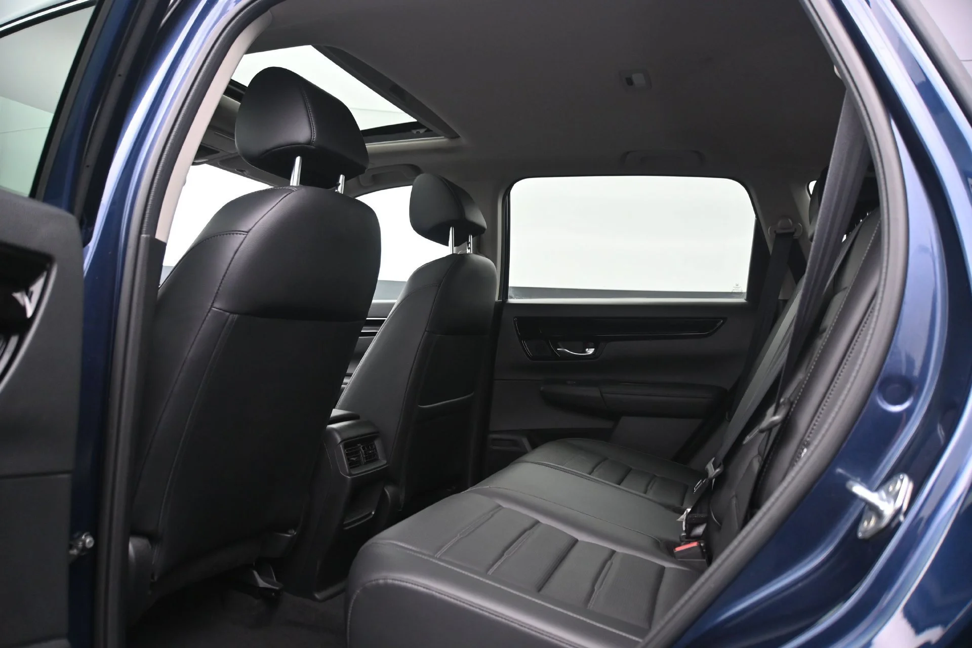 Used 2023 CANYON RIVER BLUE Honda EX-L AWD image 20