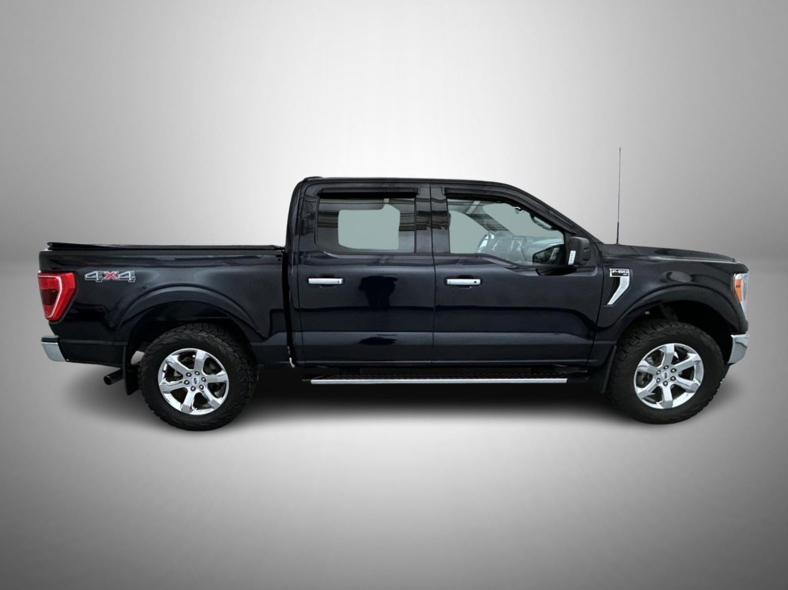 Used 2021 Blue Ford XLT image 4