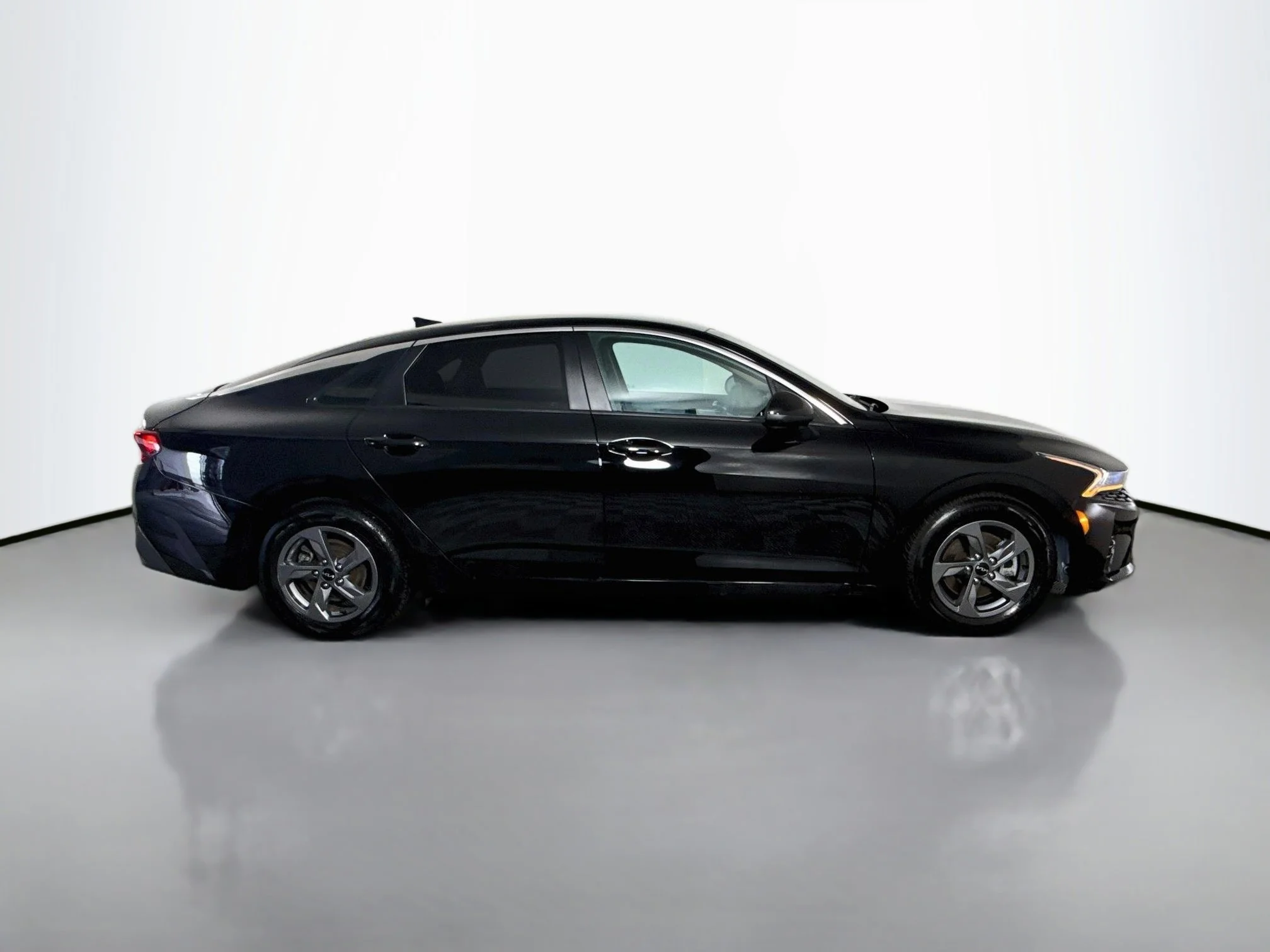 Used 2022 Ebony Black Kia LX image 8