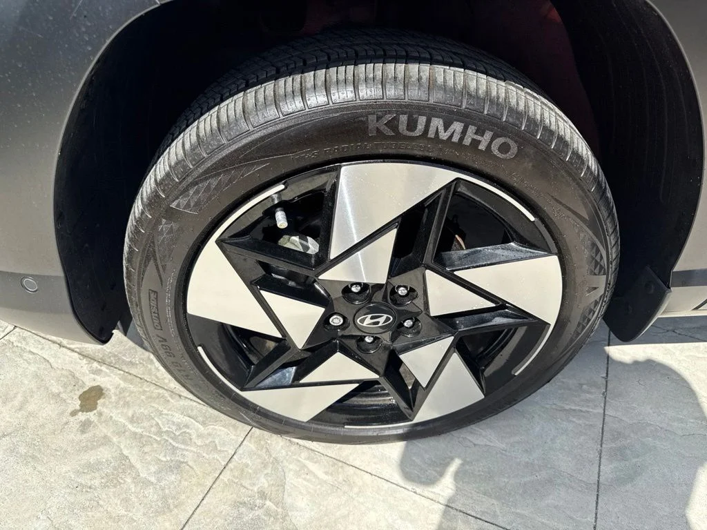 Used 2025 Orange Hyundai Limited image 9