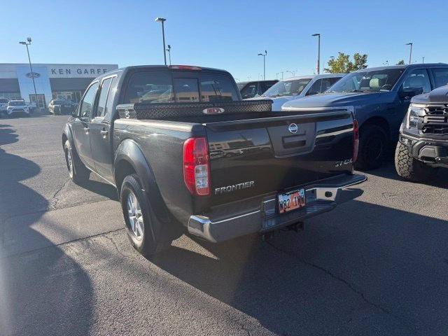 Used 2017 Magnetic Black Nissan SV V6 image 8