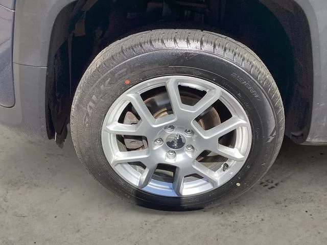 Used 2021 Slate Blue Jeep Latitude image 14