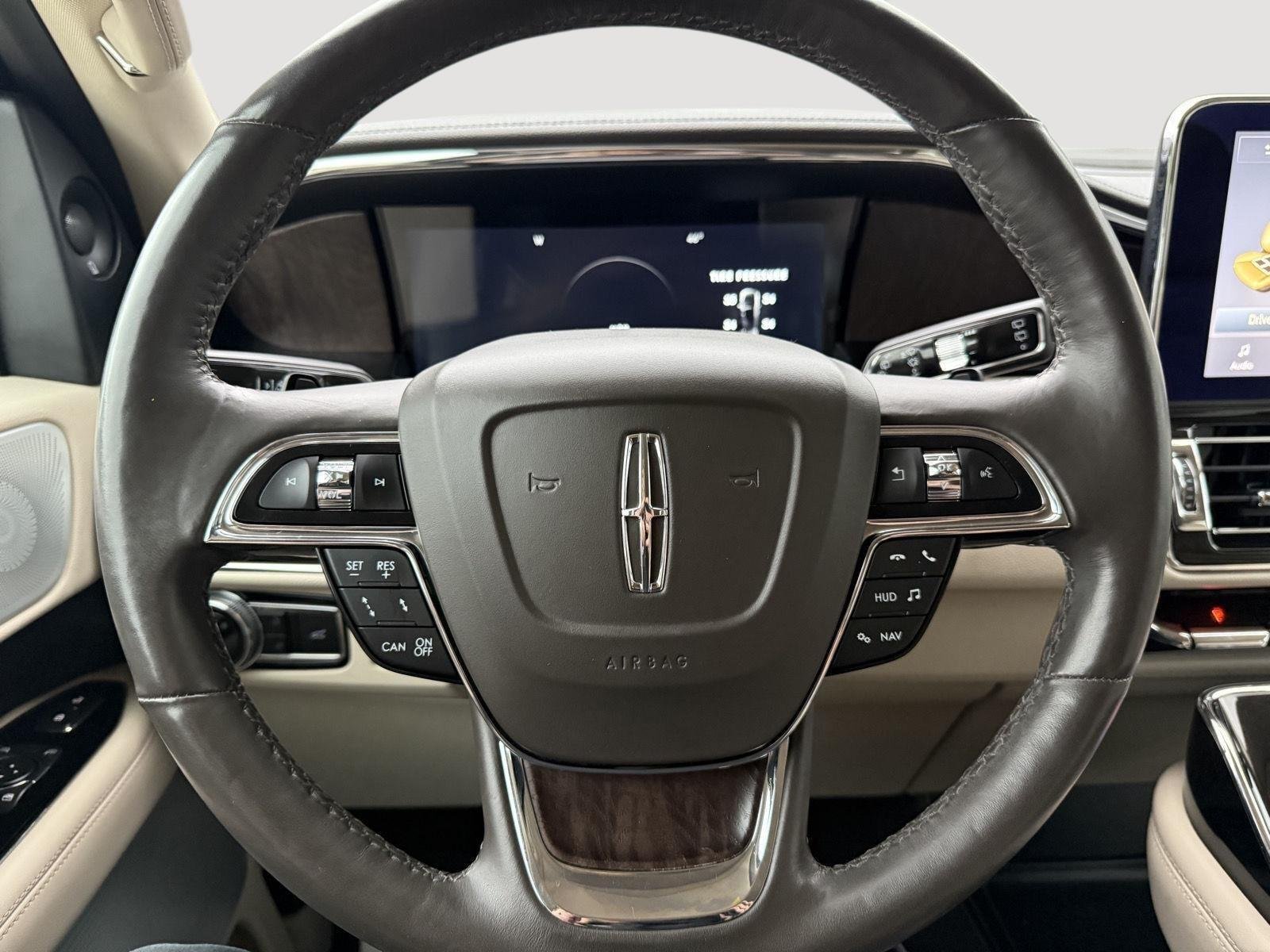 Used 2020 Ceramic Pearl Lincoln Reserve image 19