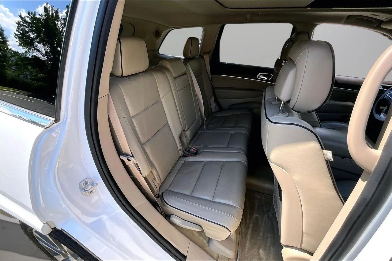 Used 2018 White Jeep Overland image 24